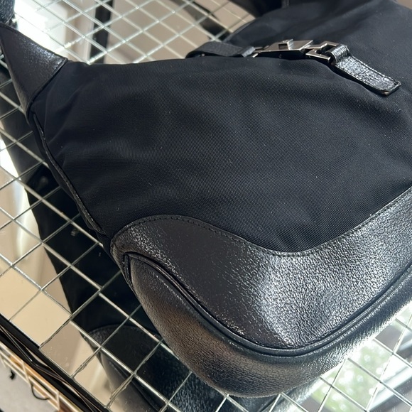 Gucci Jackie Black Nylon and Pebbled Leather Piston Closure Shoulder Bag - Picture 10 of 16